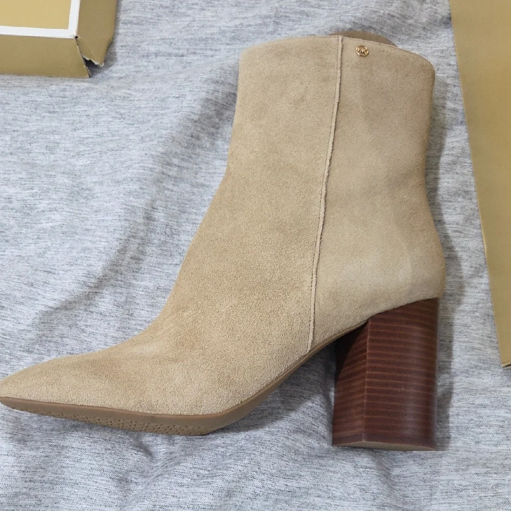 Michael Kors Camel Hazel Flex Ankle Booties - Picture 3 of 6